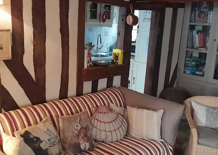 La Maison Belle Maree